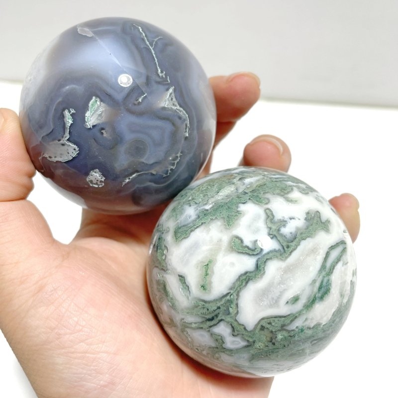 17 Pieces Moss Agate Spheres - Wholesale Crystals