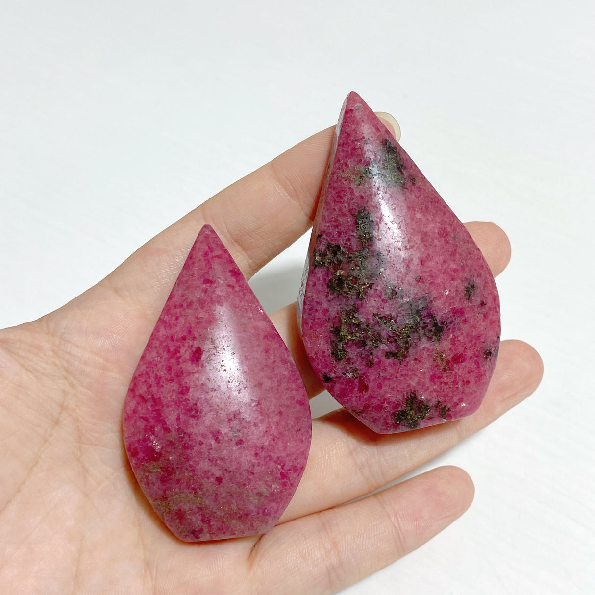 42 Pieces High Quality Rhodonite Arrow Head Shape