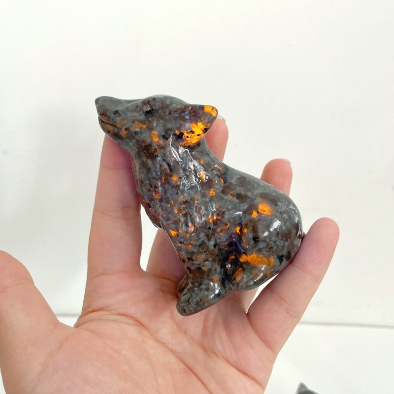 Yooperlite Wolf Carving Wholesale (UV - Reactive) - Wholesale Crystals