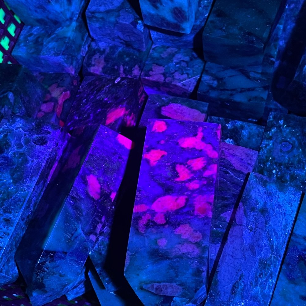 Ruby Mixed Green Mica Four-Sided Fat Tower Points Wholesale -Wholesale Crystals