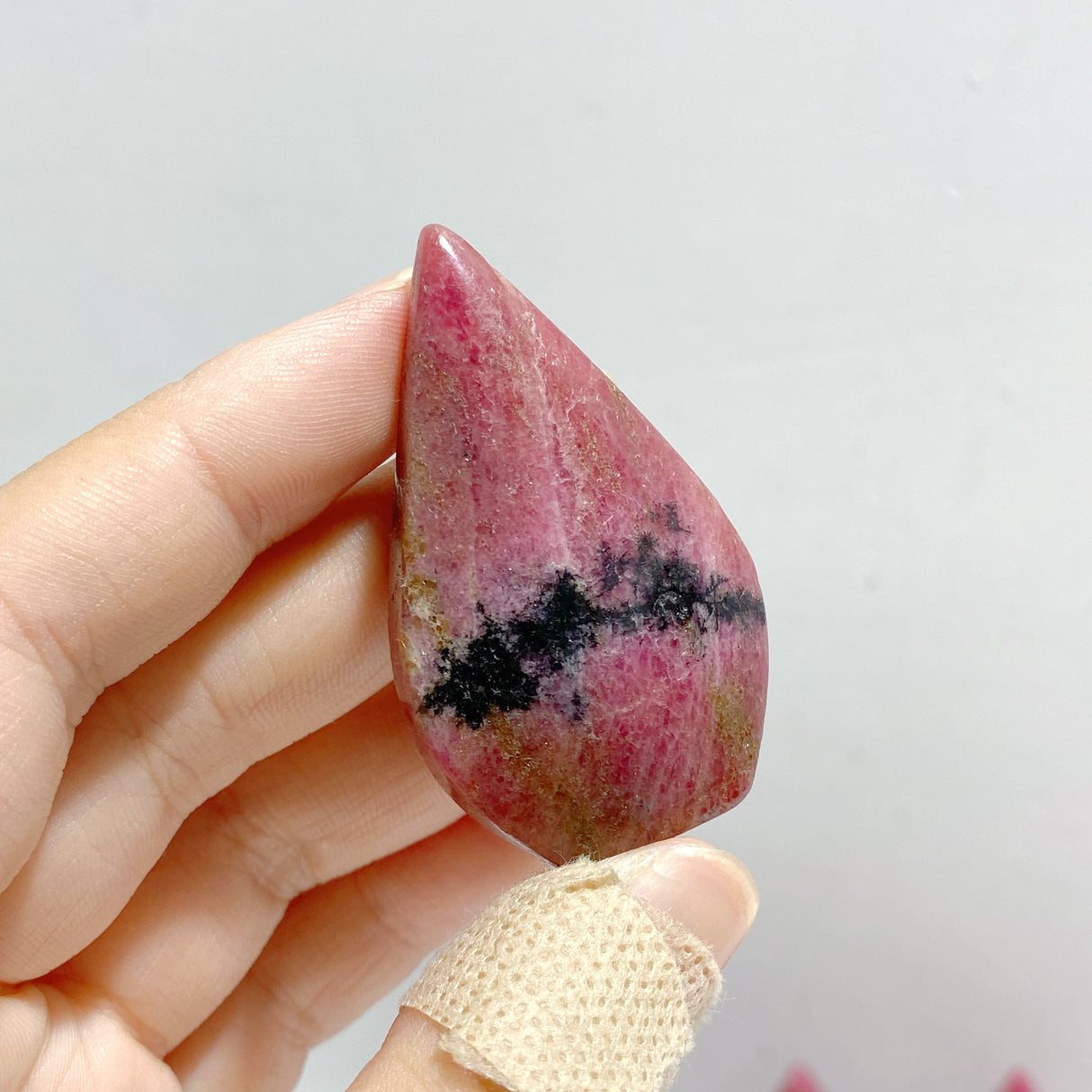 42 Pieces High Quality Rhodonite Arrow Head Shape