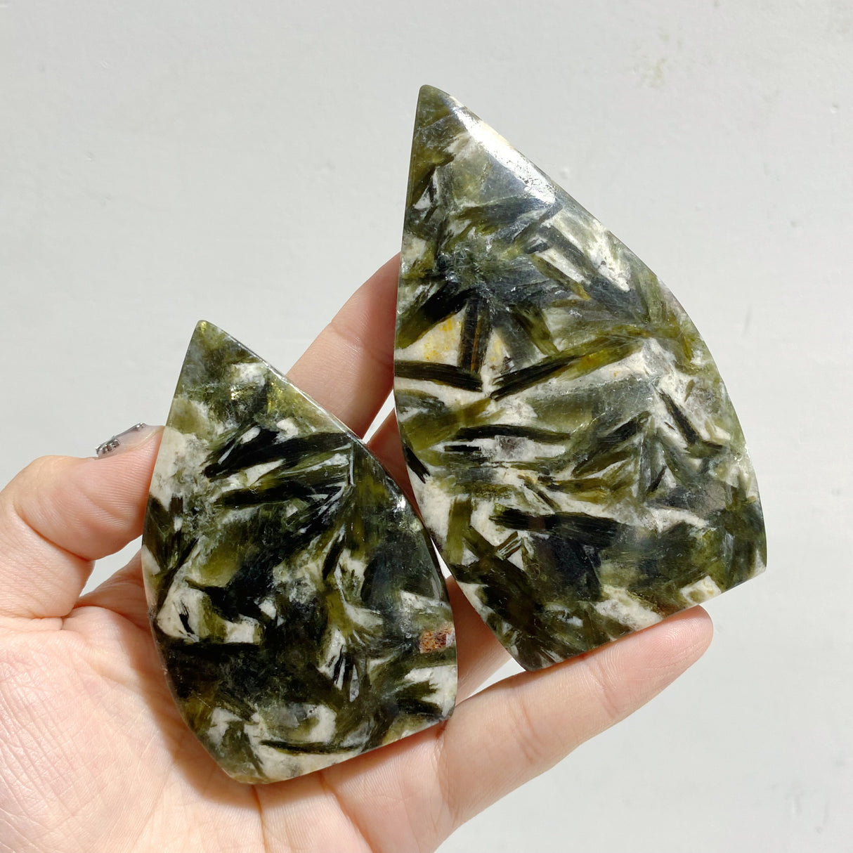 Green Mica Mixed Quartz Arrow Head Shape Wholesale