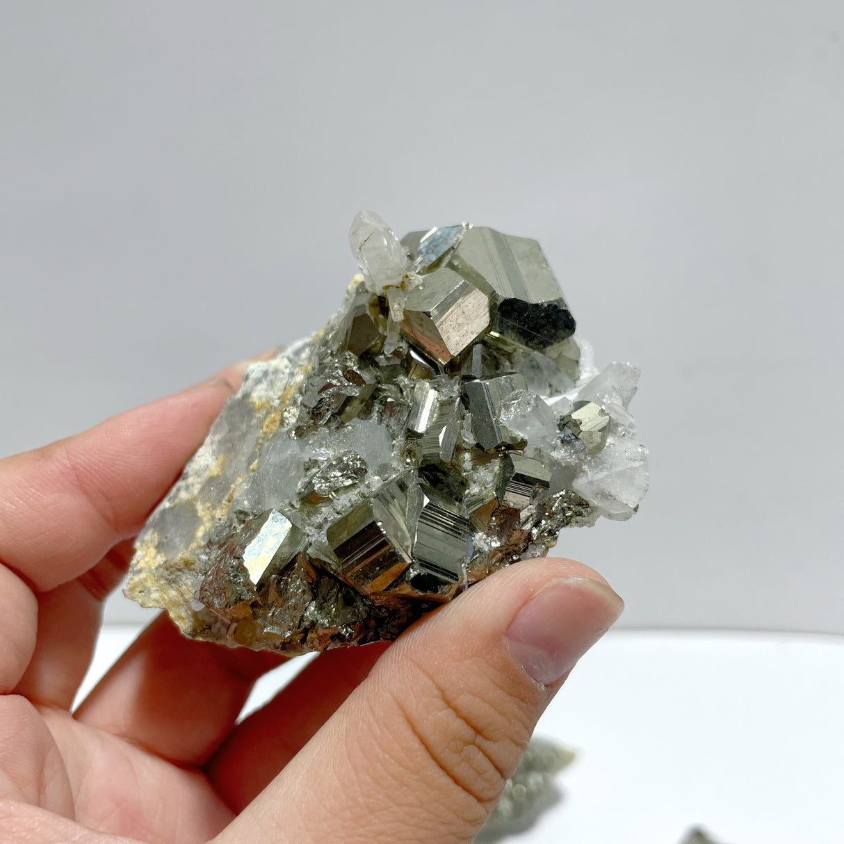 16 Pieces Pyrite Mixed Clear Quartz Cluster Specimen For Collection