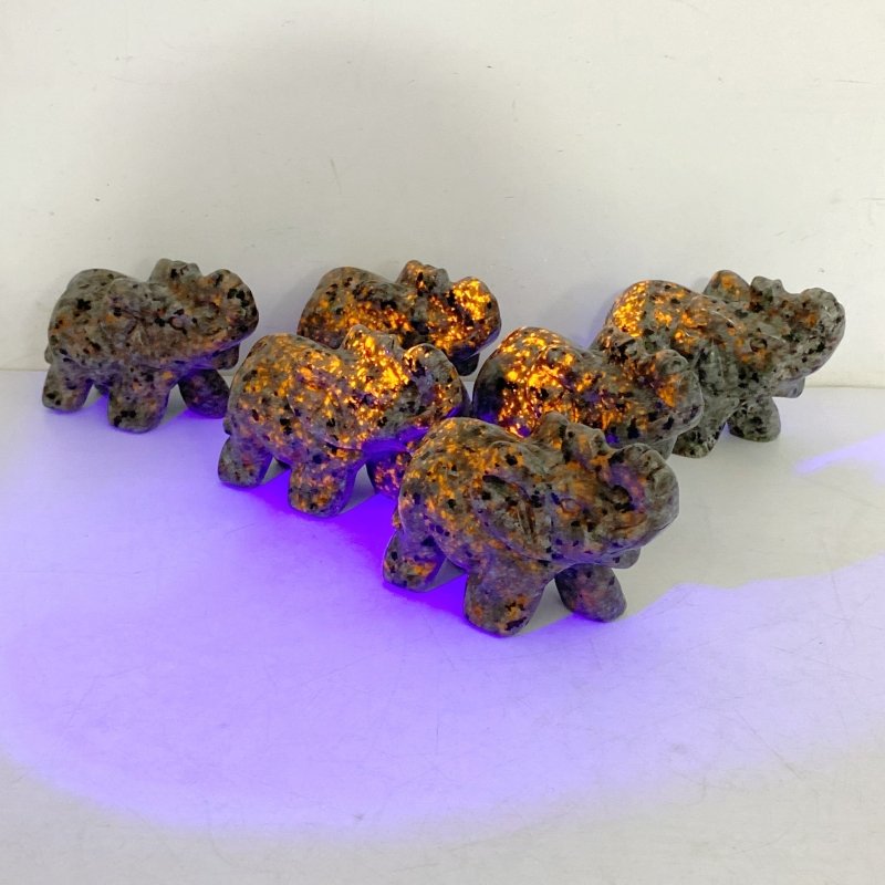 Yooperlite Elephant Carving Wholesale (UV - Reactive) - Wholesale Crystals