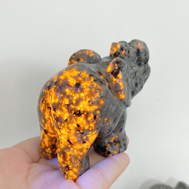 Yooperlite Elephant Carving Wholesale (UV - Reactive) - Wholesale Crystals